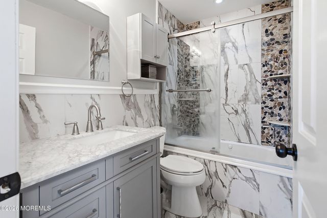 28 Silverbrooke Circle, Howell, NJ 07731