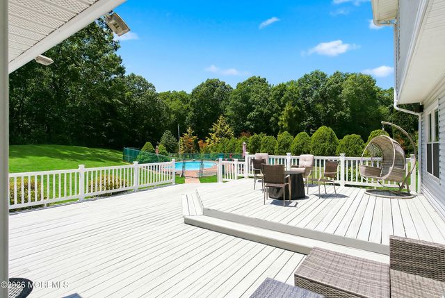 28 Silverbrooke Circle, Howell, NJ 07731