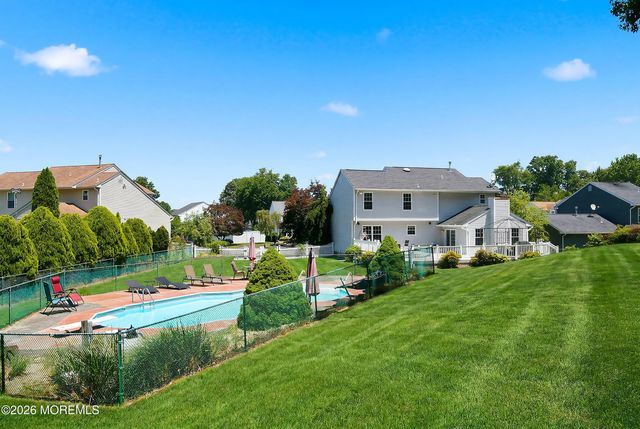 28 Silverbrooke Circle, Howell, NJ 07731