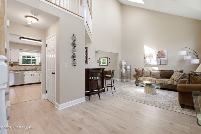28 Silverbrooke Circle, Howell, NJ 07731