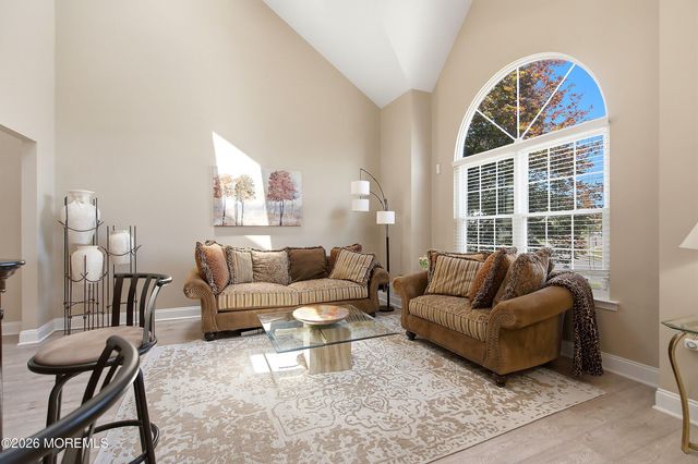 28 Silverbrooke Circle, Howell, NJ 07731