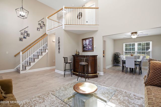 28 Silverbrooke Circle, Howell, NJ 07731