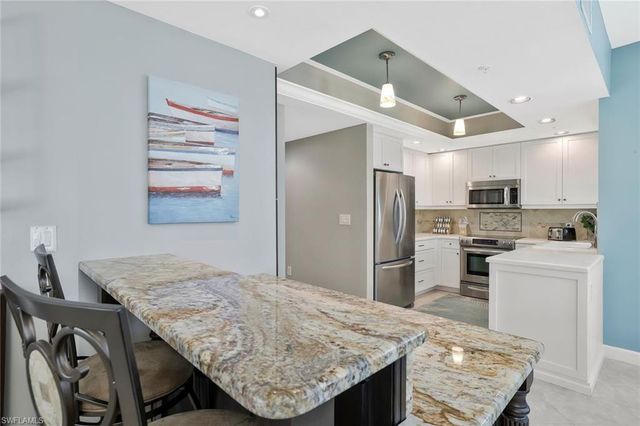 315 Dunes Blvd Apt T1 01, Naples, FL 34110