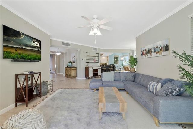 315 Dunes Blvd Apt T1 01, Naples, FL 34110