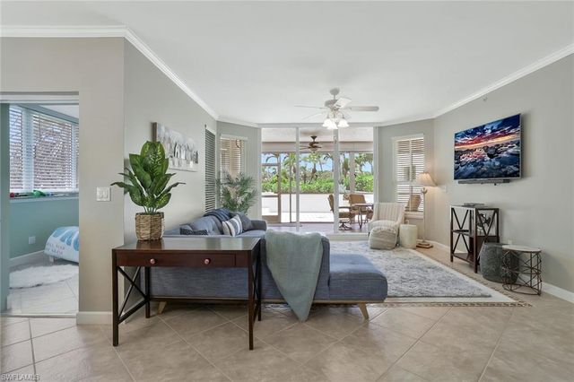 315 Dunes Blvd Apt T1 01, Naples, FL 34110