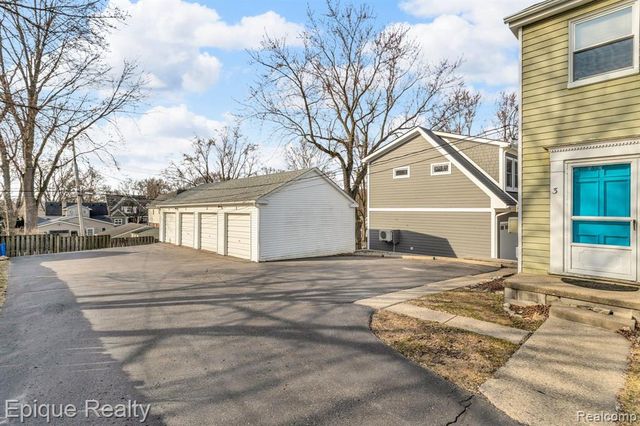 333 Woodward Avenue 1, Rochester, MI 48307