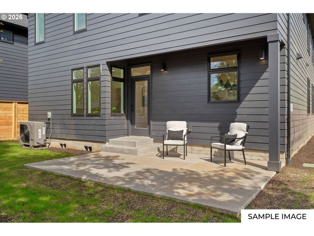 10998 Se Stanley Ave, Milwaukie, OR 97222