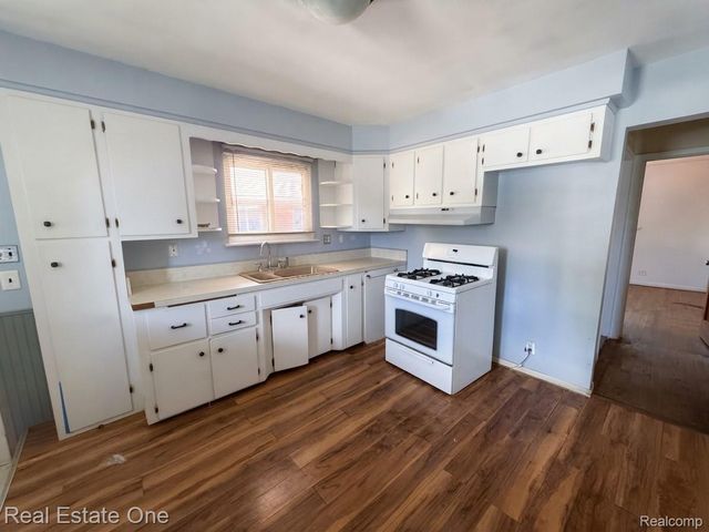 7540 August Avenue, Westland, MI 48185
