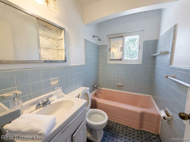 7540 August Avenue, Westland, MI 48185