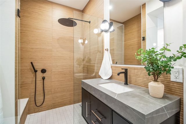 700 Denson DR 1104, Austin, TX 78752