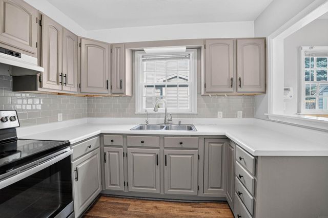 135 Byron Avenue, Waterloo, IA 50702