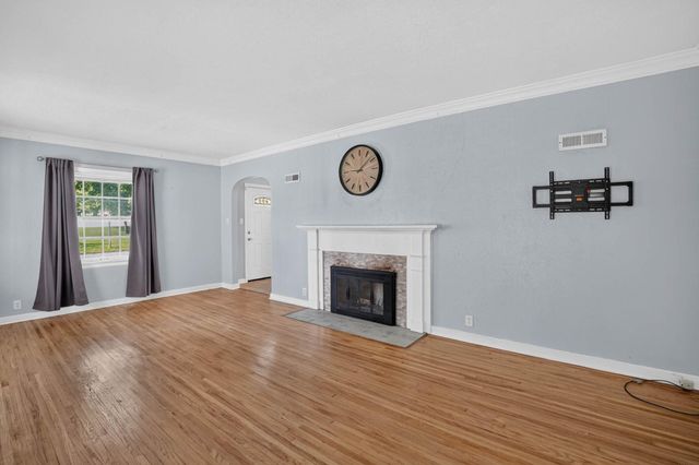135 Byron Avenue, Waterloo, IA 50702