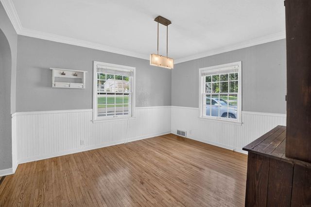 135 Byron Avenue, Waterloo, IA 50702
