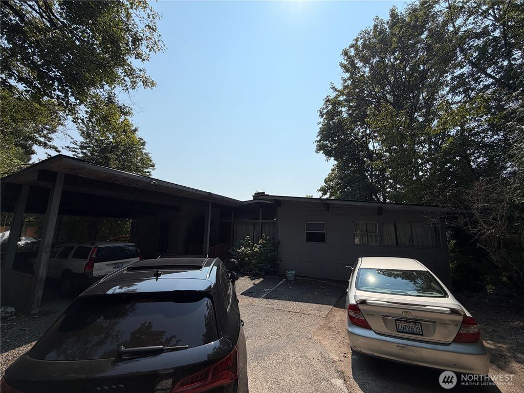 3700 E Superior Street, Seattle, WA 98122