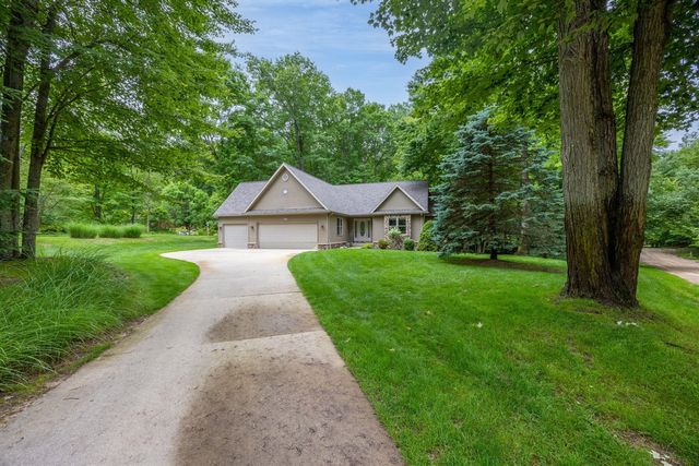 10372 Mountain View Trail, Canadian Lakes, MI 49346