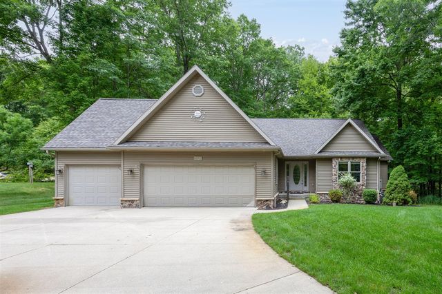 10372 Mountain View Trail, Canadian Lakes, MI 49346
