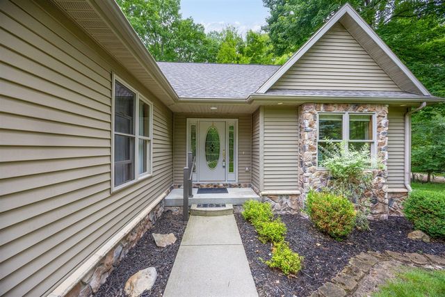 10372 Mountain View Trail, Canadian Lakes, MI 49346