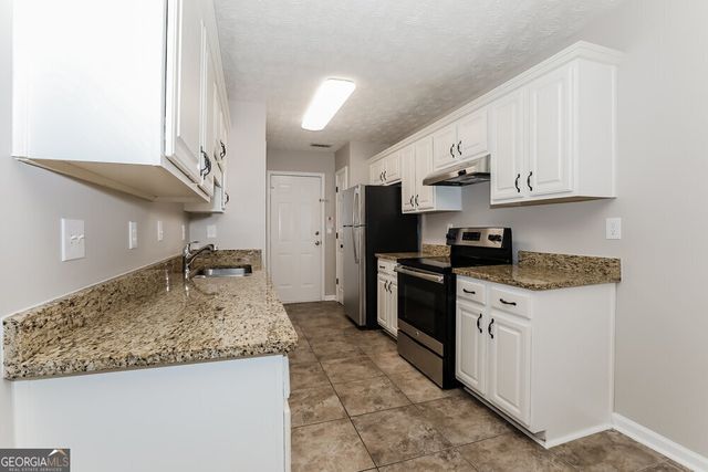 221 Eagles Crest Court, Mcdonough, GA 30253