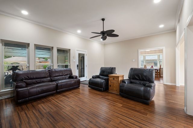 1947 Chesham Drive, Carrollton, TX 75007