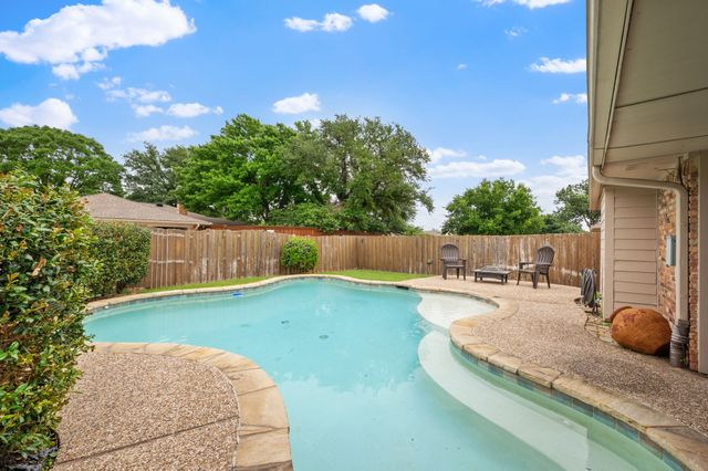 1947 Chesham Drive, Carrollton, TX 75007