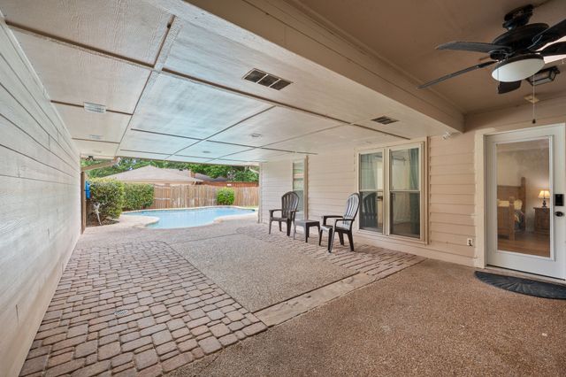 1947 Chesham Drive, Carrollton, TX 75007