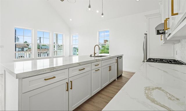 1103 62nd St, Galveston, TX 77551