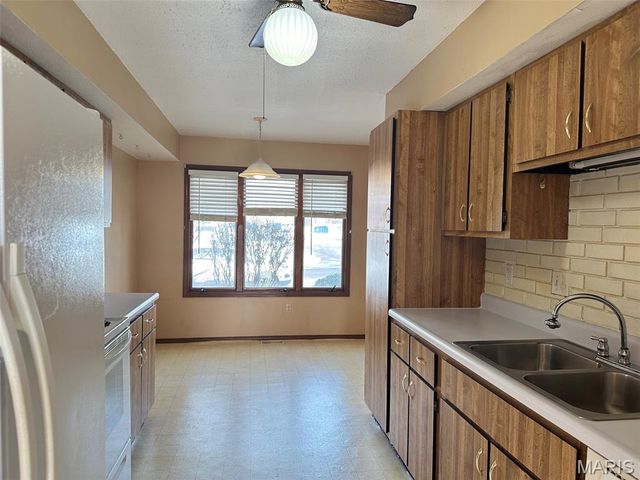 24 Timberbrook Drive C, St Peters, MO 63376