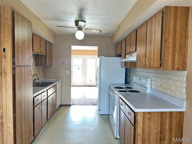 24 Timberbrook Drive C, St Peters, MO 63376