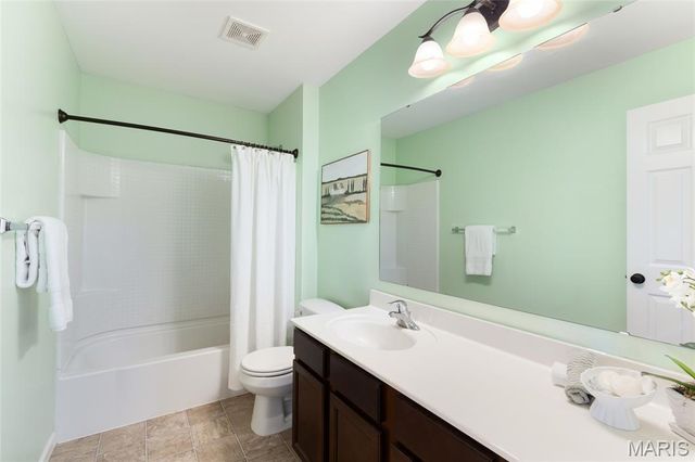 1181 Regents Court, O'fallon, MO 63368