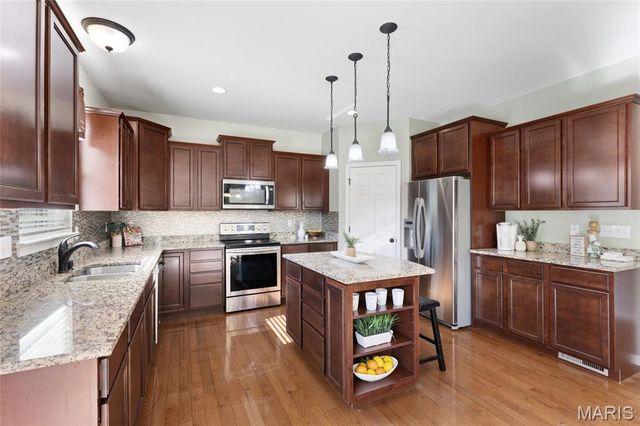 1181 Regents Court, O'fallon, MO 63368
