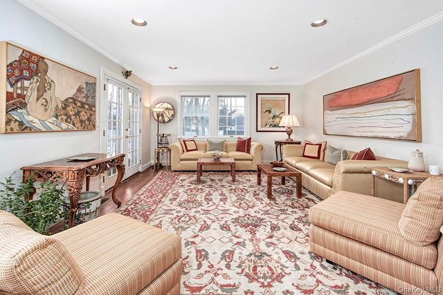 5 Wyndham Close, White Plains, NY 10605