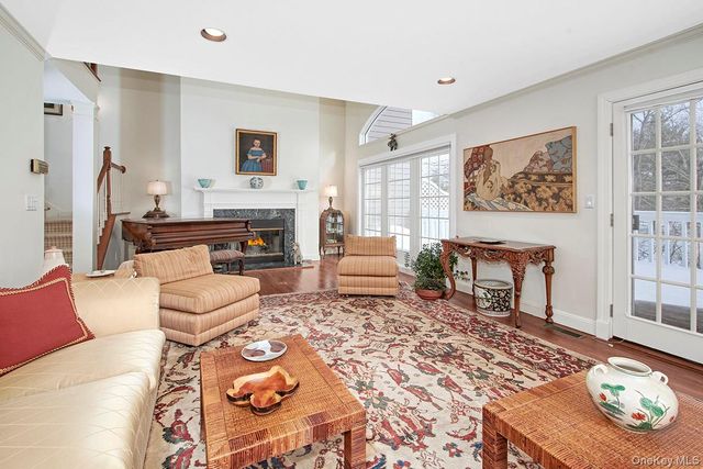 5 Wyndham Close, White Plains, NY 10605