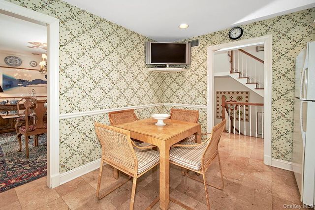 5 Wyndham Close, White Plains, NY 10605