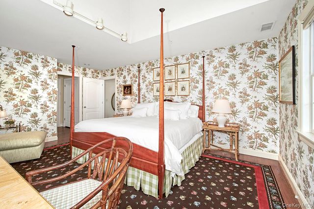 5 Wyndham Close, White Plains, NY 10605