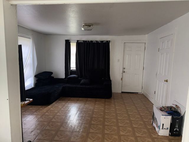 1418 E Overton Road, Dallas, TX 75216