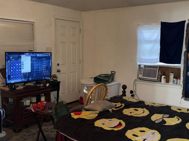 1418 E Overton Road, Dallas, TX 75216