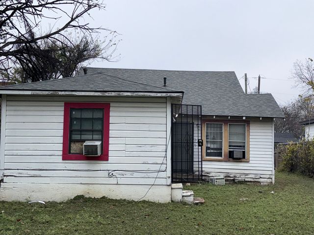 1418 E Overton Road, Dallas, TX 75216