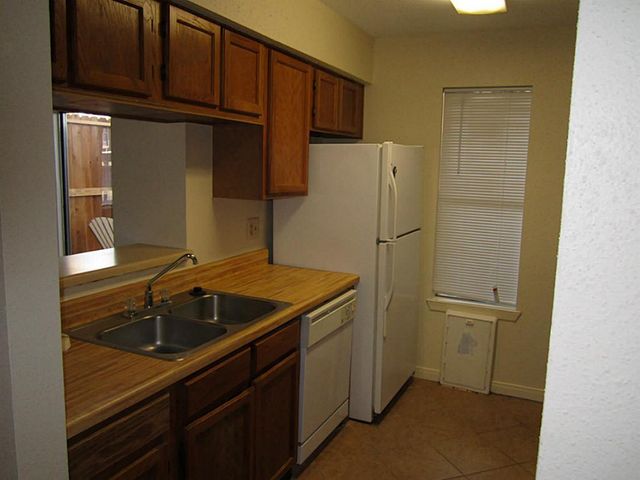 10555 Turtlewood Court 1102, Houston, TX 77072