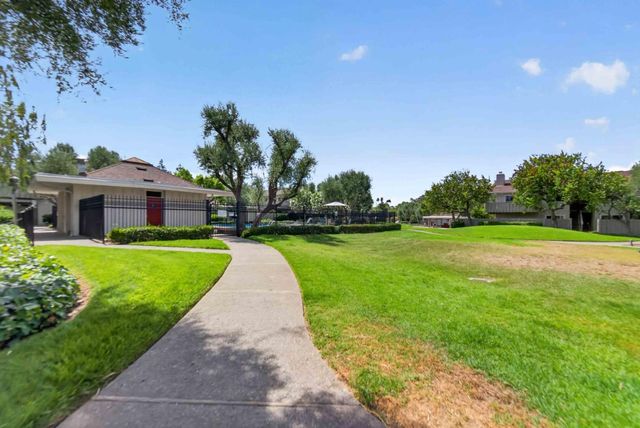 255 S Rengstorff Avenue 42, Mountain View, CA 94040