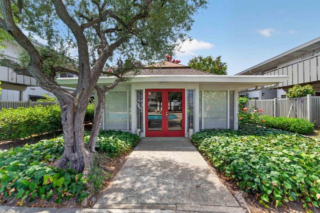 255 S Rengstorff Avenue 42, Mountain View, CA 94040