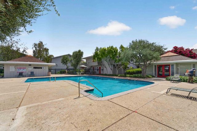 255 S Rengstorff Avenue 42, Mountain View, CA 94040