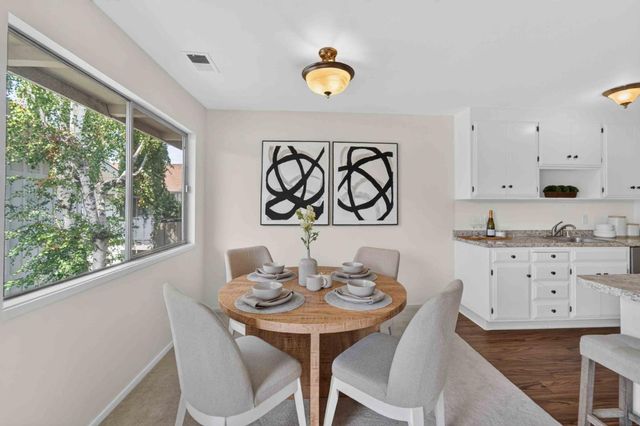 255 S Rengstorff Avenue 42, Mountain View, CA 94040