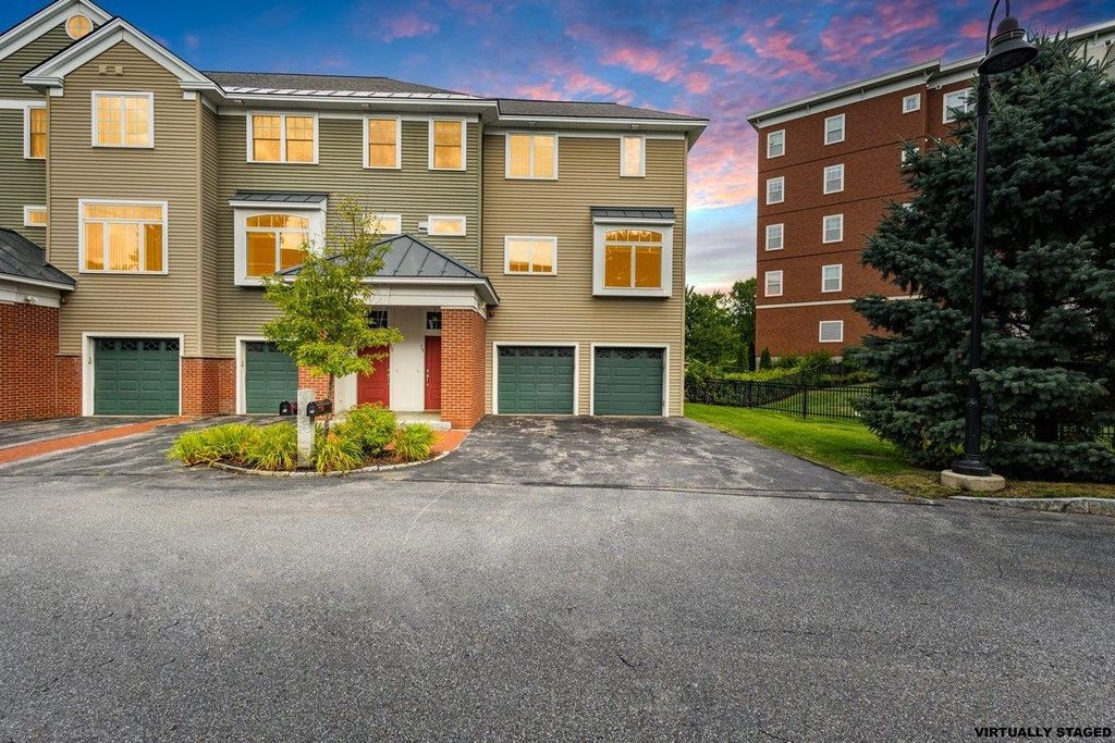 75 Riverwalk Way # 2D, Manchester, NH 03101