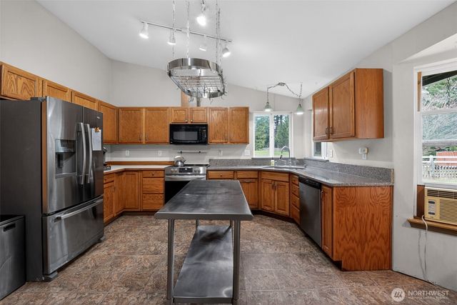 81 E Moore Lane, Shelton, WA 98584