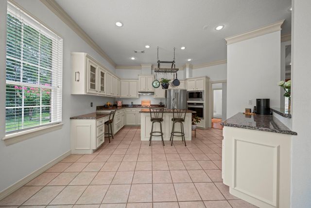 7538 Lorna Road, Montgomery, TX 77316