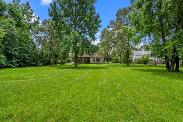 7538 Lorna Road, Montgomery, TX 77316