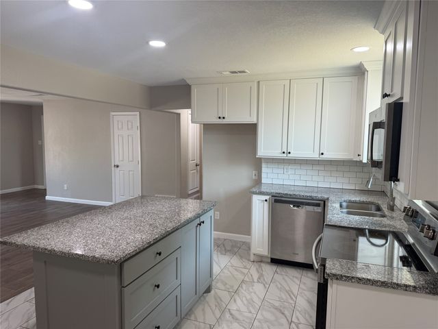 2402 Norwood Drive, Dallas, TX 75228