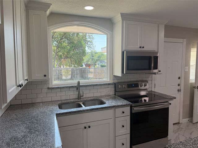 2402 Norwood Drive, Dallas, TX 75228