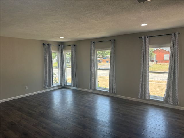 2402 Norwood Drive, Dallas, TX 75228