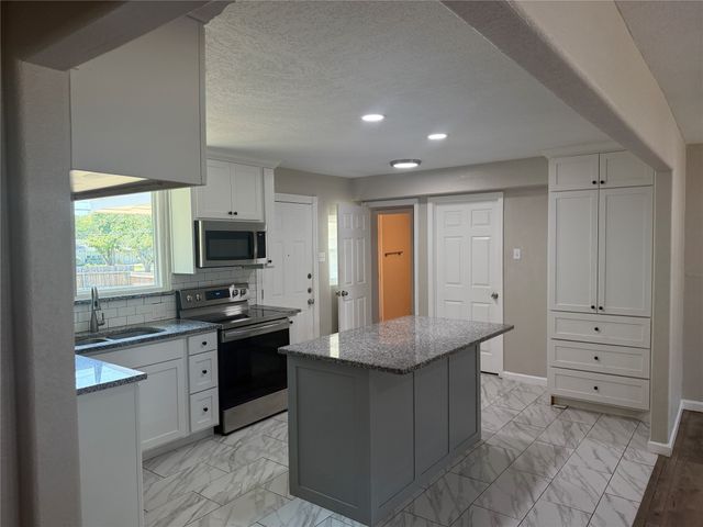 2402 Norwood Drive, Dallas, TX 75228